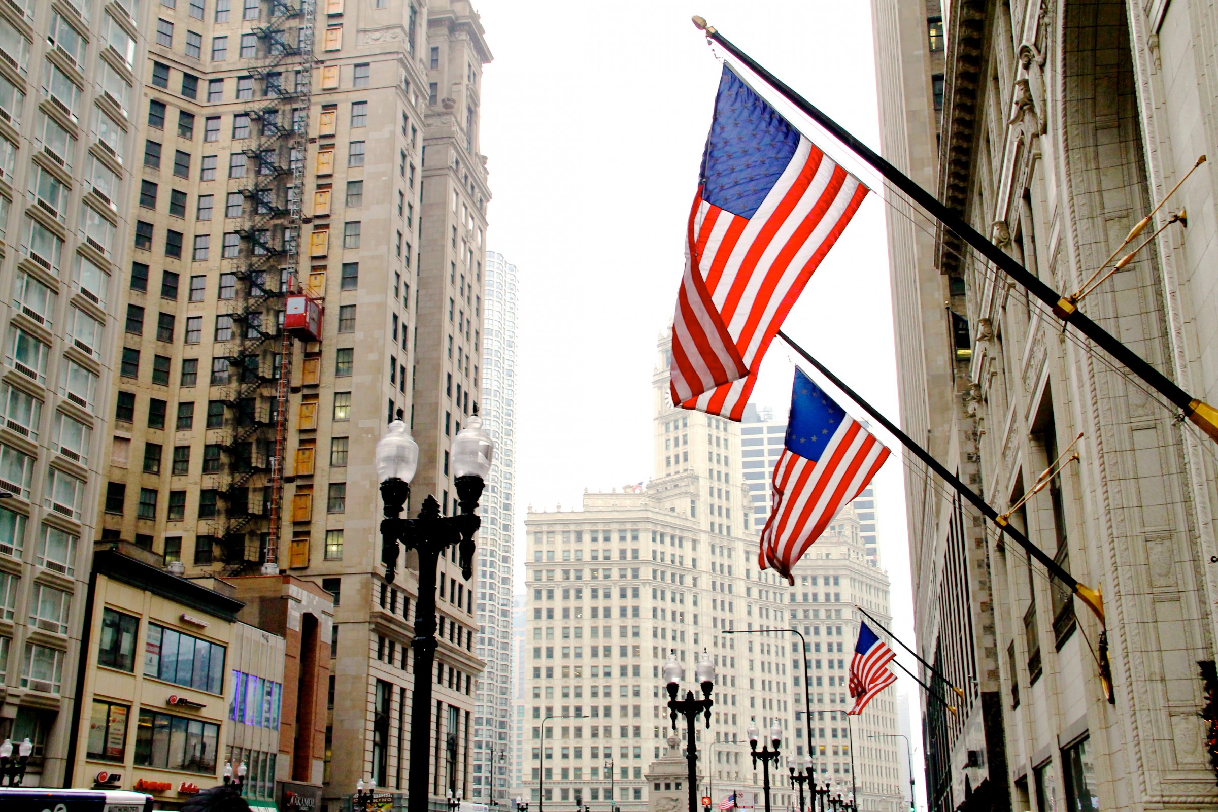 Usa official. Американские Компани. Американская неделя. Flag and building. American Flag in buildings.