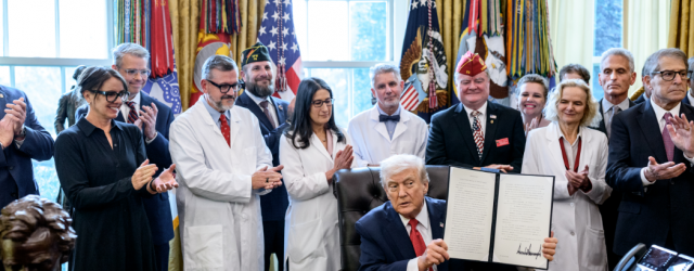 Trump Firma Orden Ejecutiva Para Reclasificar La Marihuana Como Droga Menos Peligrosa En EEUU